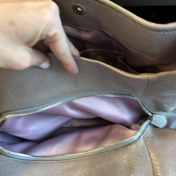 Coach leather purse mauve taupe in Colour. Great condition minor signs of wear - Picture 5 of 7